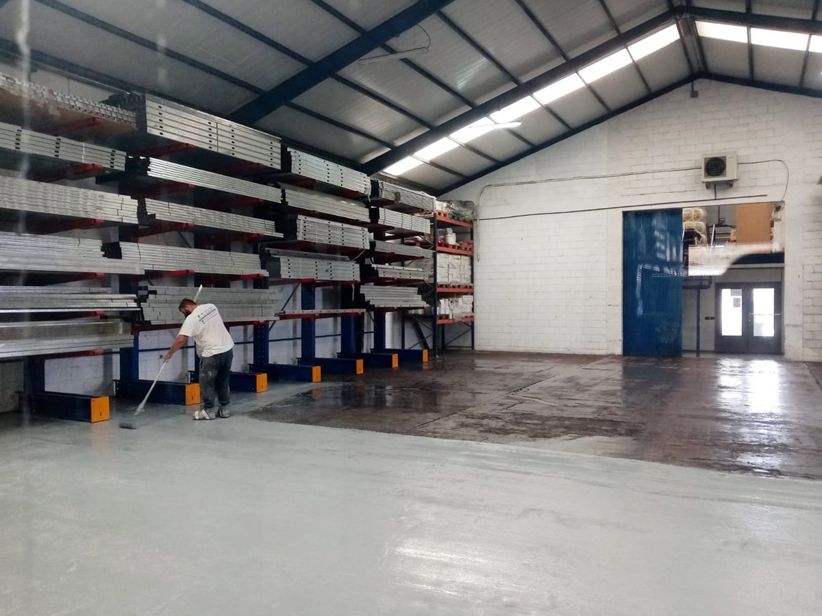 DyctenSL's tweet photo. En #Dycten hemos comenzado una reforma en nuestras instalaciones, sabemos que un buen pavimento no solo nos da una buena estética, también es indispensable para poder trabajar seguros, ¿Qué os parece el cambio? 👌

📣 ¡Consulta nuestro amplio catálogo en https://t.co/9fPGm2vs2W! https://t.co/4etwRD4uZn
