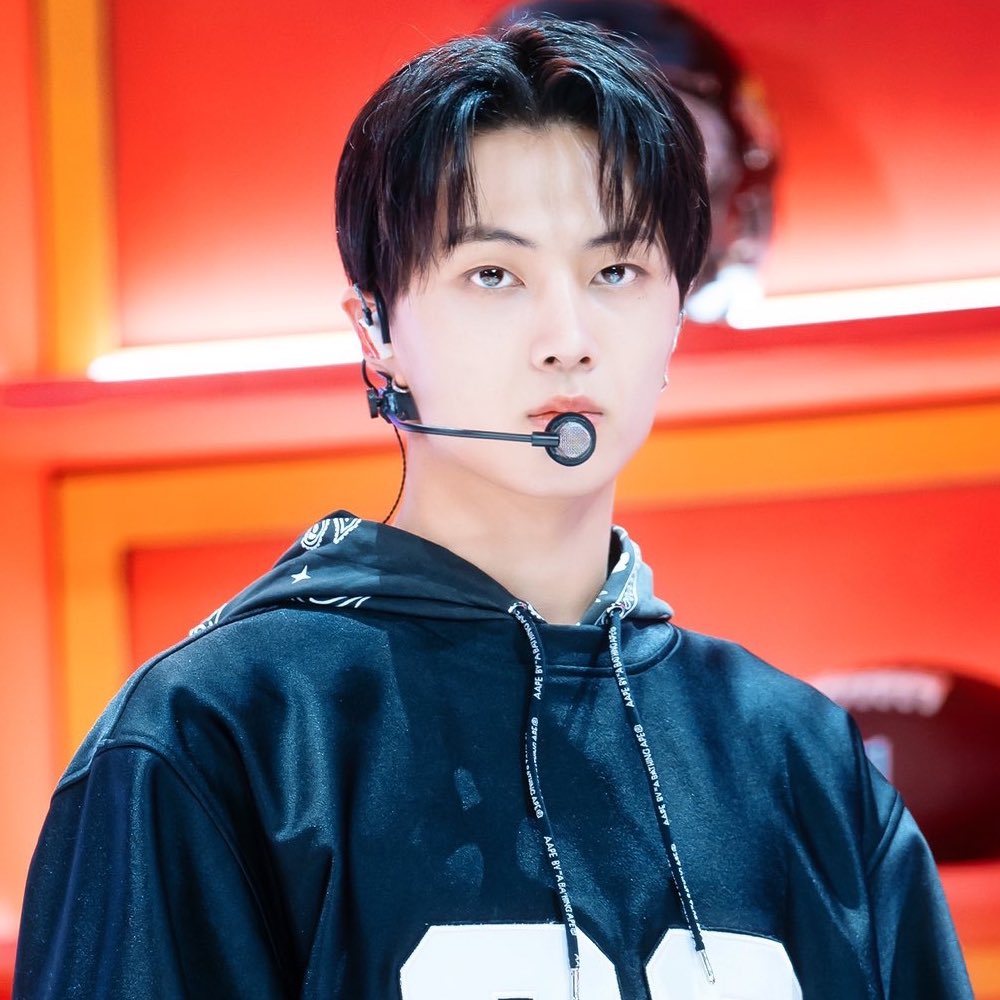 Stunning. 

#ENHYPEN_JAY #JAY #엔하이픈_제이 #제이