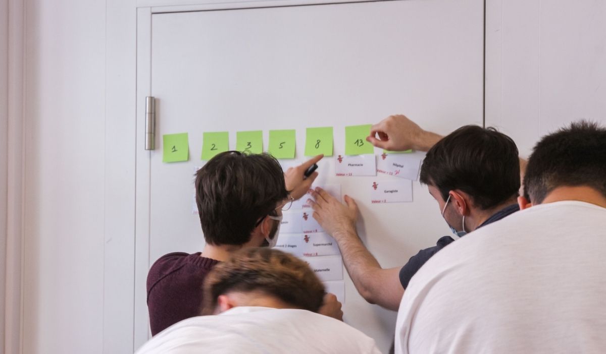 IIMparis's tweet photo. Les Lego, outil d'apprentissage ludique qui permet aux étudiants de la promo 2023 de comprendre la méthode scrum 🔨
👉https://t.co/3f8I3g9XZF
#lego #legoforscrum #scrum #methodescrum #developpementweb #devweb #web https://t.co/sfvlOdsLB0