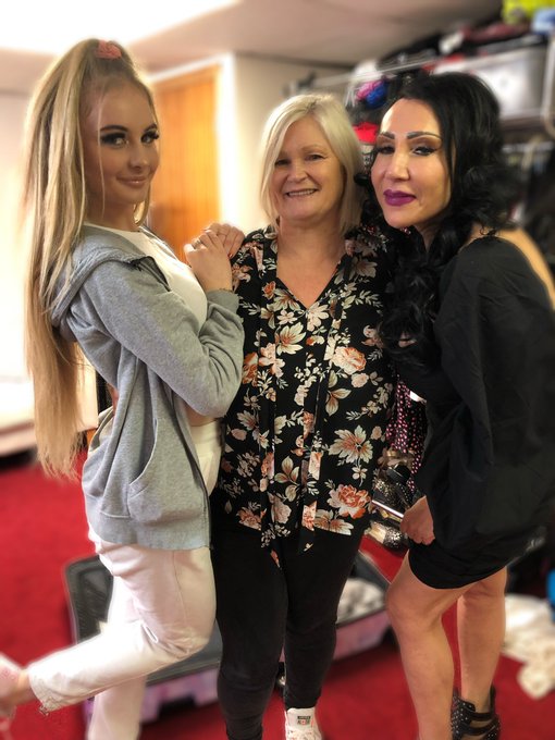 A fantastic weekend @RedSignStudio with these lovelies @ShadowDimitri1 @Kanesugar3 @1Franklucus @ThatBlonde_niki<a class="tags" target="_blank" title="On Twitter" href="/?out=eyJ0eXAiOiJKV1QiLCJhbGciOiJIUzUxMiJ9.eyJpYXQiOjE3MjA3MjIwOTUsImlzcyI6InR3cG9ybnN0YXJzLmNvbSIsIm5iZiI6MTcyMDcyMjA5NSwiZXhwIjoxNzUyMjU4MDk1LCJyZWRpcmVjdF91cmwiOiJodHRwczovL3R3aXR0ZXIuY29tL1JlZFNpZ25TdHVkaW8ifQ.WMKD-hSiq3ZKj4H1Zipdiq3_O5spkcGYKFG_fRMw4CACkaZ3eAbrIR2SCgdIcvBj0oM07IEGf8f6jySCAMRZvQ">@RedSignStudio</a><a href="/tag/retweet"class="tags"><span>#retweet</span></a>