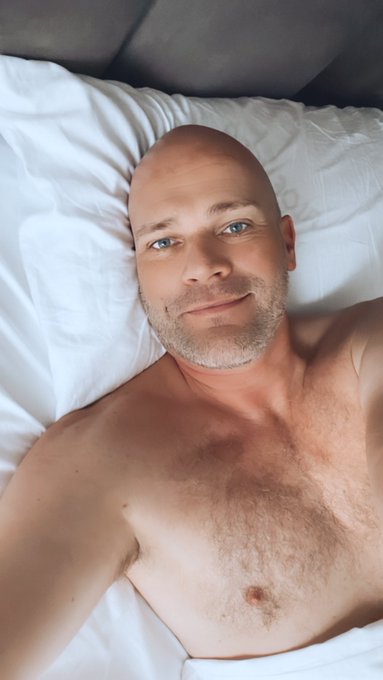 Happy start to the new week ??? https://t.co/JO1DS7Sf1u