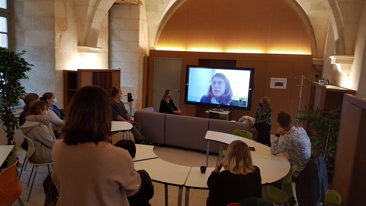 CARDIE_Poitiers's tweet photo. Journée des accompagnateurs Cardie au #Lab110Bis de l'@acpoitiers
Ouverture par @CBetermin et @CastelAgnes. Développer l'#écoute et l'#accompagnement des équipes dans la mise en place de leurs démarches innovantes
#acpoitinov #eduinov https://t.co/AqbVjZTy8F