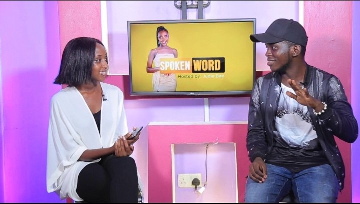 TeenzCrown's tweet photo. #spokenword #poetry #kampala #teenzcrown https://t.co/TbGTbgIwAZ