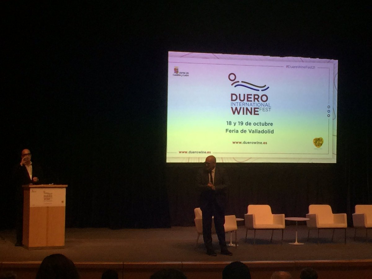 En marcha el congreso Duero International Wine Fest en Feria de Valladolid,  que muestra la relevancia del #Duero en el #vino. Ahora con el Master of Wine #PedroBallesteros - tecnovino.com/vuelve-duero-i… #DueroWineFest21 #congreso #vino #bodegas <a href="/DueroWineFest/">DueroWineFest</a> <a href="/feriavalladolid/">Feria de Valladolid</a>