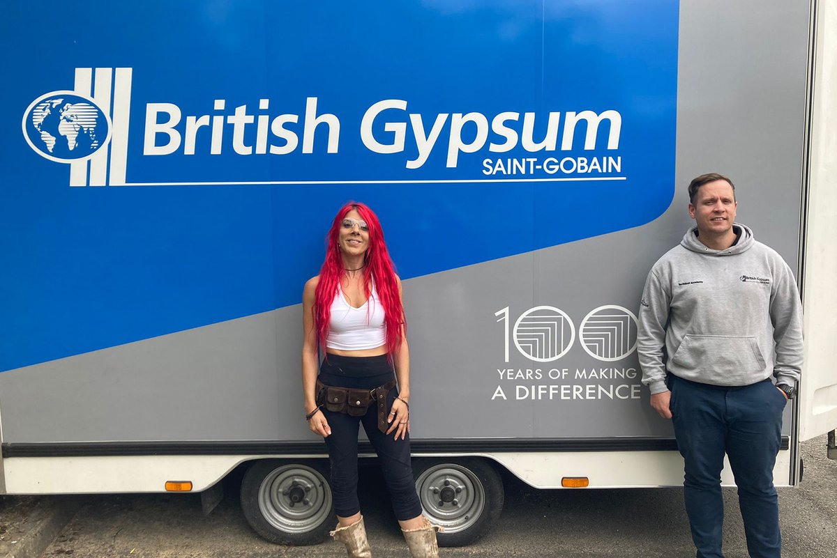 PB_mag's tweet photo. Lady in Red Plastering: fixing homes of domestic abuse survivors

https://t.co/2KTlxSXfej #DomesticAbuse #plastering https://t.co/5JDsN125RE
