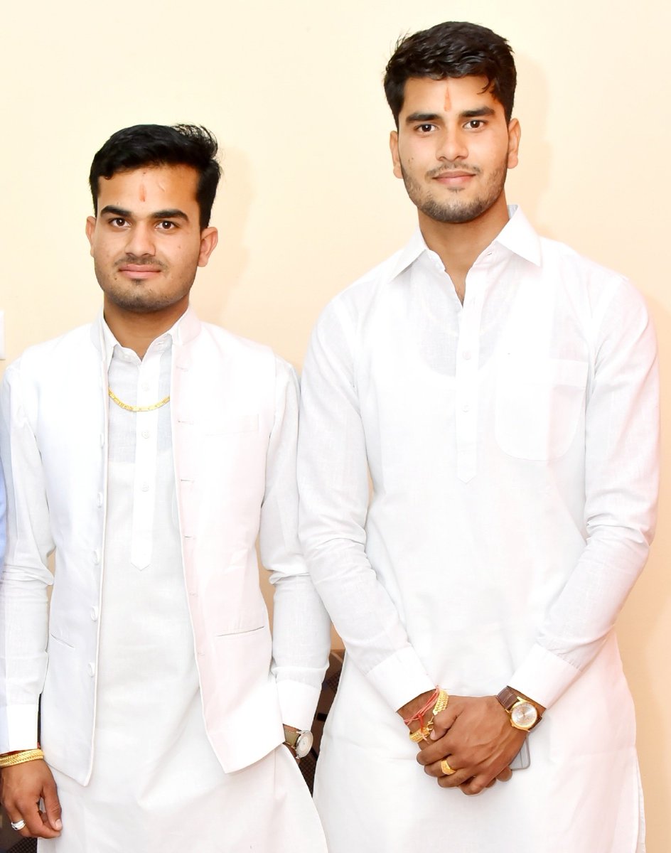 vikasJotar's tweet photo. Happy 😊 birthday bhai ❤ @JotadSuraj https://t.co/QQlipag53Q