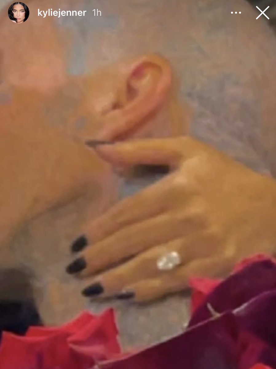 Kourtney Kardashian casually wearing the sorcerer’s stone