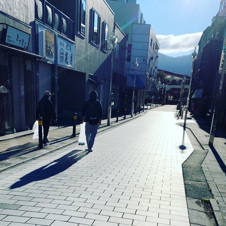gotenbaskb's tweet photo. 緊急事態宣言が解除され、初めての清掃活動を行いました。制限されていたせいか思ったよりもゴミは少なかったです。

#御殿場駅 https://t.co/lBHeivzw9I
