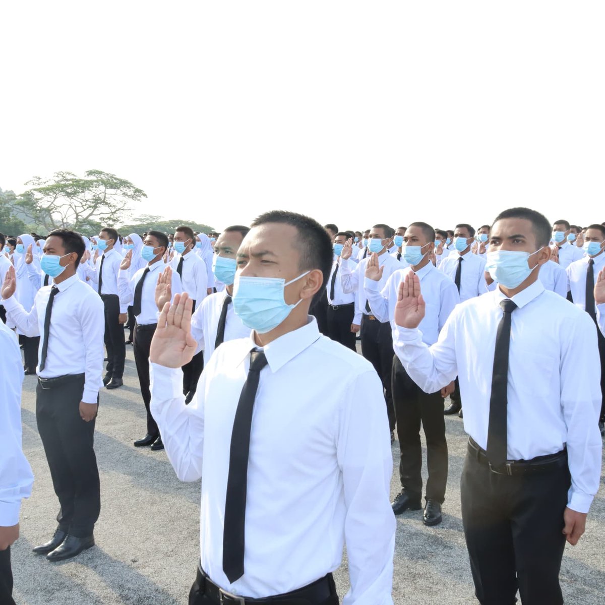 KDSI_rasmi's tweet photo. Upacara Angkat Sumpah Taat Setia Perajurit Muda Pengambilan 222/21.

Tanggal 18 Okt 21 menjadi titik penting kepada 507 calon Perajurit Muda Pengambilan 222/21. Mereka yang terdiri daripada 488 lelaki dan 59 wanita telah mengangkat Sumpah Taat Setia kepada Yang di-Pertuan Agong. https://t.co/44bxU90GFy