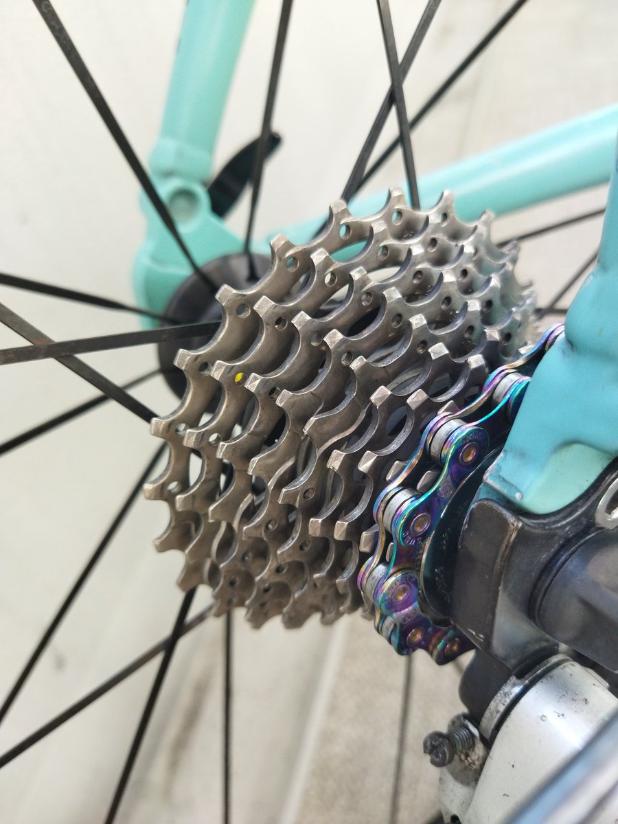 life_kouz_on's tweet image. ((o(´∀｀)o))ﾜｸﾜｸ

弐号機のプーリー通し間違ったのはナイショ😇
#ロードバイク
#Bianchi
#Nirone7
#FENICE