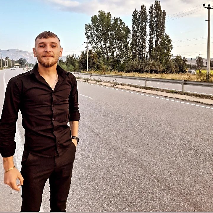 syndsaban's tweet photo. #YeniProfilResmi https://t.co/NIagYyP9Ku
