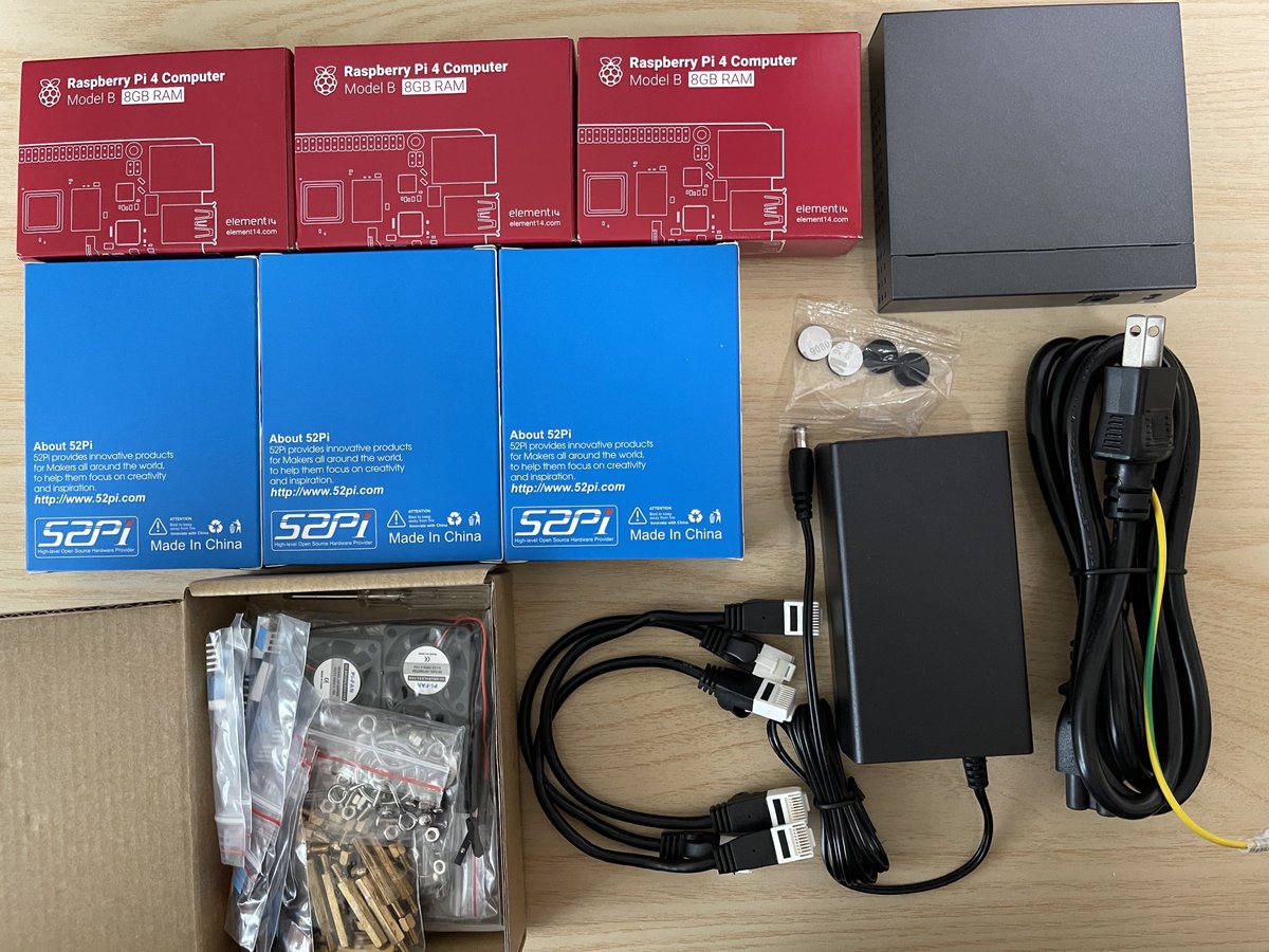 akky_97's tweet image. 入荷未定だったものが、すぐ届いてしまった…週末まで仕事で時間が取れないのに。と思ったけど、ゆっくりと休めってことなのかなと思い始めてきたので休むか（違
#おうちkubernetes