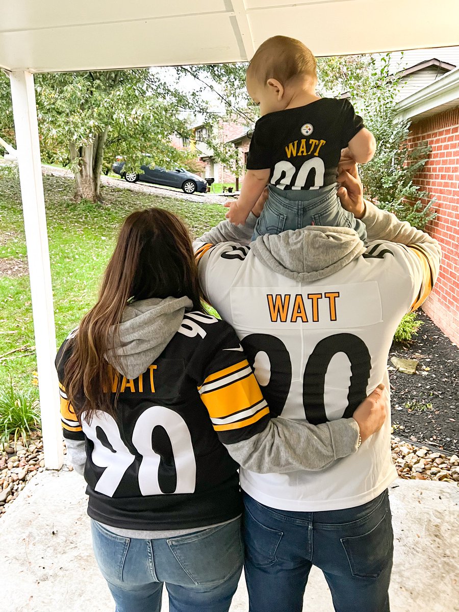 michelleharry22's tweet photo. This family loves @_TJWatt. Player of the game! #SteelersWin #SteelersNation https://t.co/cAG959iWqy