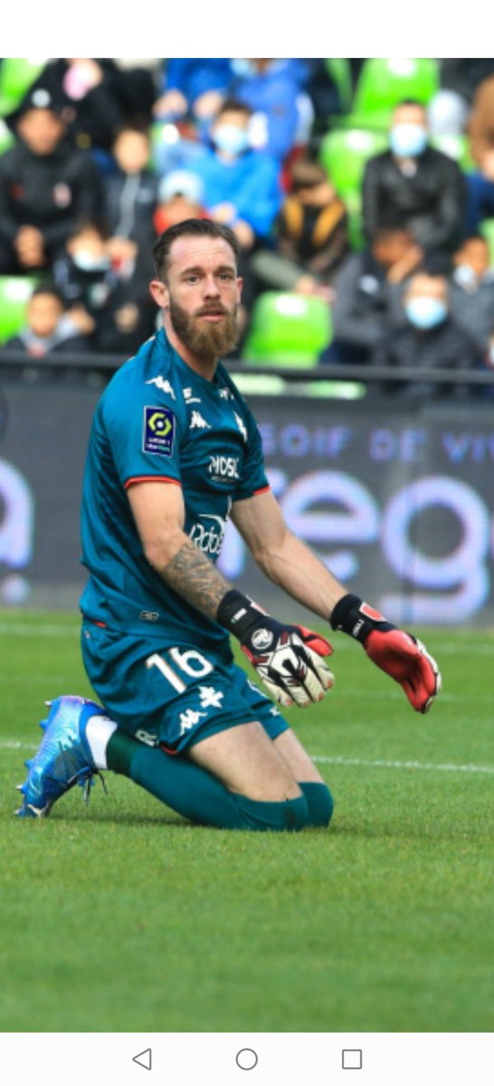 P_Birck's tweet photo. Ça se voit qu'Oukidja est désemparé par Udol #FCMSRFC #FCMetz https://t.co/GWydATJoa4