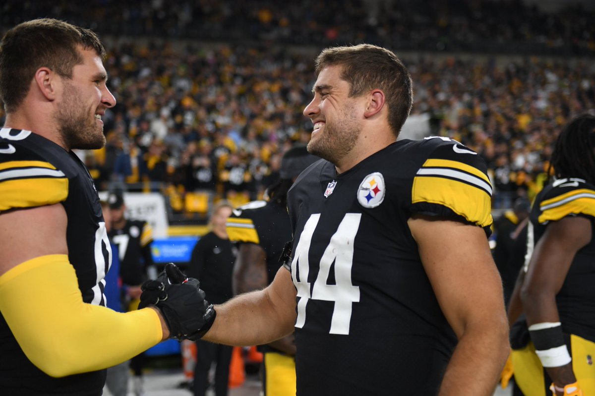 DerekWatt34's tweet image. This Guy!! @_TJWatt 🔥🔥#TakeOver