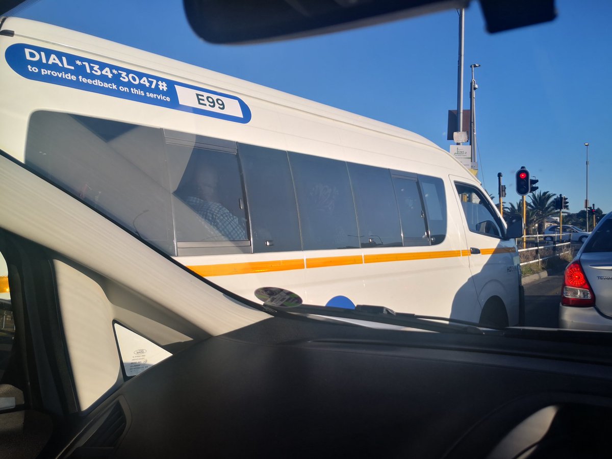 dinkman101's tweet photo. @WesternCapeGov Blue Dot Taxi cutting in from the yellow lane. How is this safe driving? Taxis still riding wrecklessly https://t.co/ScmMPxCMdv