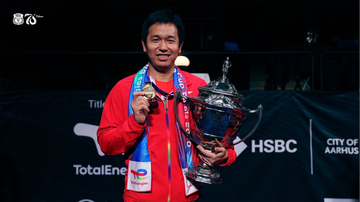 INABadminton's tweet photo. Emas Sea Games ✔️
Emas Asian Games ✔️
Emas Olimpiade ✔️
Juara Dunia ✔️
Piala Thomas 🔓

Selamat Kapten Hendra!

#BadmintonIndonesia #TUC2020 #ThomasCup #ThomasCup2020 #FinalThomasCup https://t.co/8NTqxBLq5c