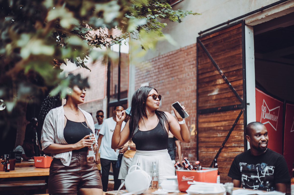 Easy Agency tweet media