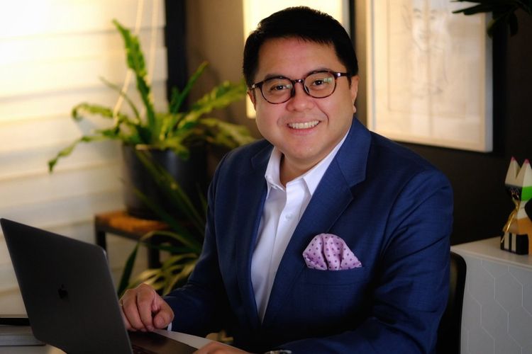 CampaignAsia's tweet photo. .@DentsuIntl Philippines appoints creative CEO: Ronald Barreiro steps up from his role as managing partner and general manager of Dentsu Jayme Syfu. In addition, agency founder Alex Syfu is named chief advisor. https://t.co/LHmF7oJdTq https://t.co/4Lkxq8maJ7