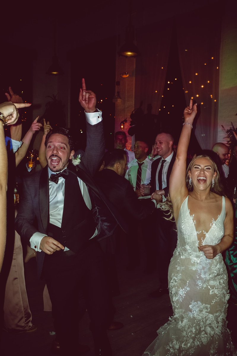 MSV2287's tweet photo. Alway bring your camera. Some BTS shots from the wonderfull wedding of @Steve_Armato this past weekend. Congrats homie. https://t.co/WEUJv3p4e3