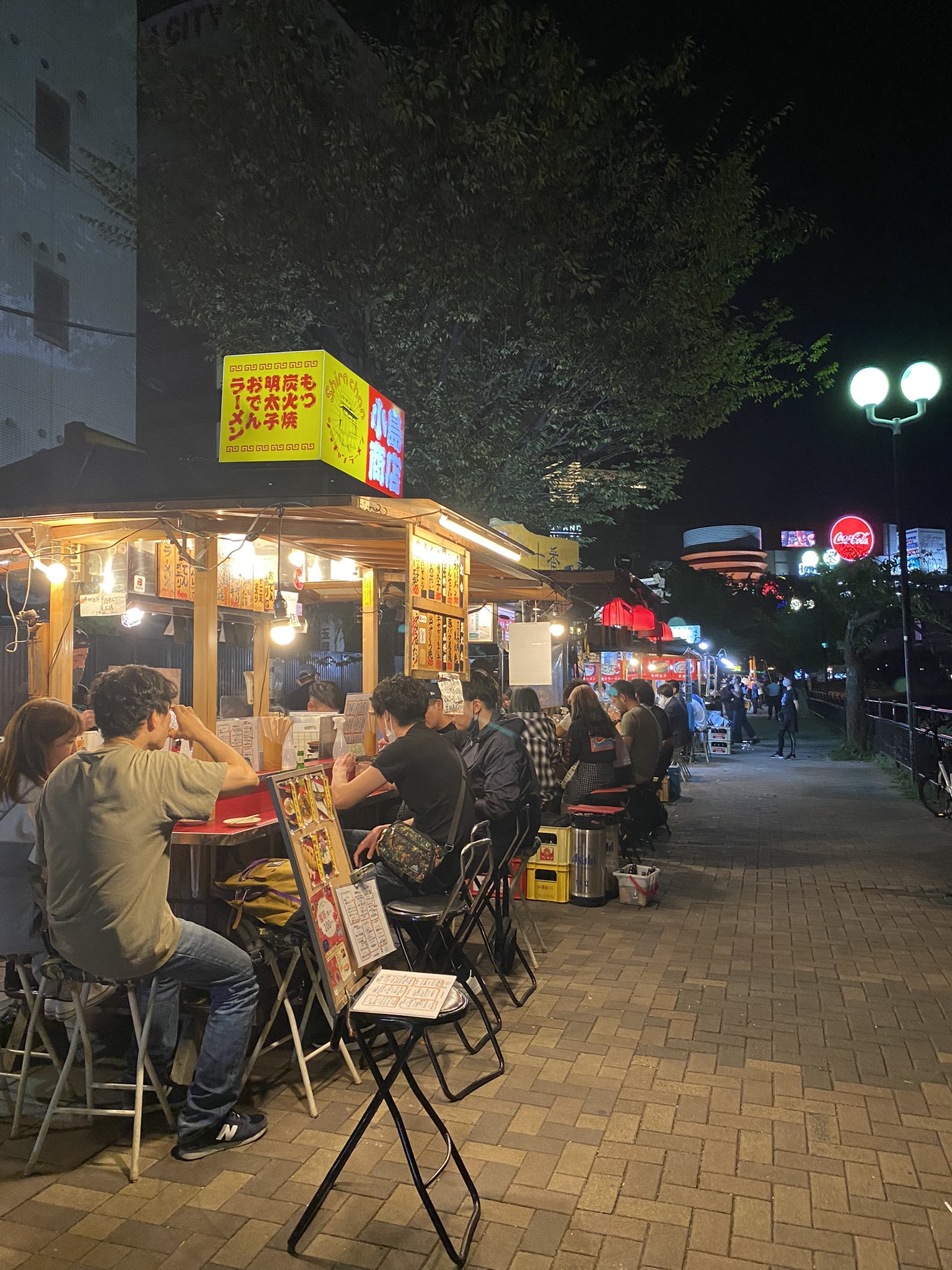 キッチンカー開業日記 福岡 中洲屋台街 博多の夜といえばやっぱり ハイボール おでん 100点 雰囲気1点 ただ お料理もお酒も少し高めなのと お料理は正直あんまりなので 雰囲気を味わうくらいでちょい飲みくらいがいいのかも