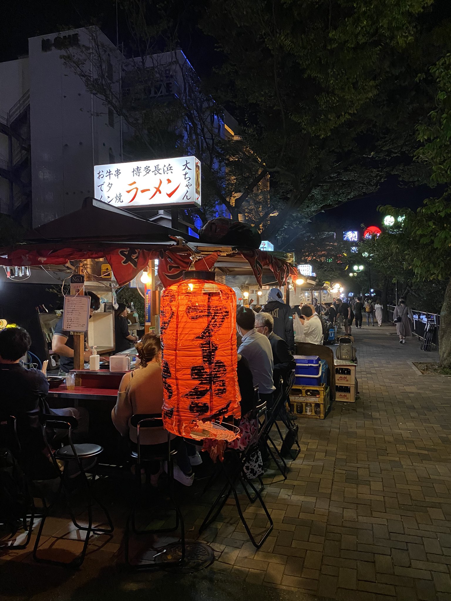 キッチンカー開業日記 福岡 中洲屋台街 博多の夜といえばやっぱり ハイボール おでん 100点 雰囲気1点 ただ お料理もお酒も少し高めなのと お料理は正直あんまりなので 雰囲気を味わうくらいでちょい飲みくらいがいいのかも