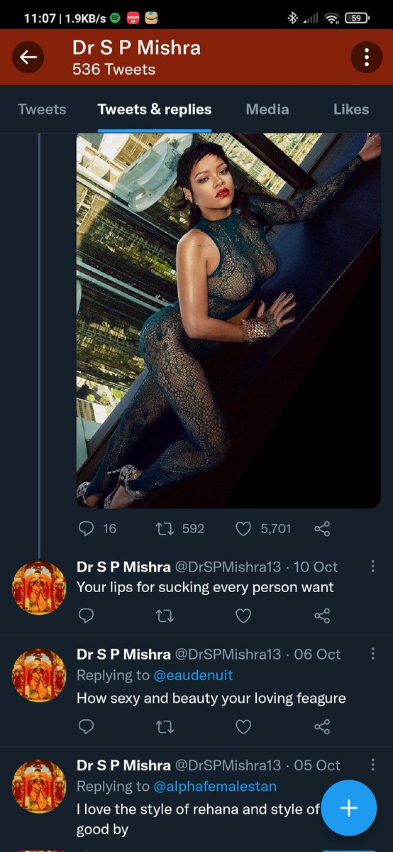 rihannapurushan's tweet photo. Night twitter                 vs        Day twitter https://t.co/y2N4sGDCY2