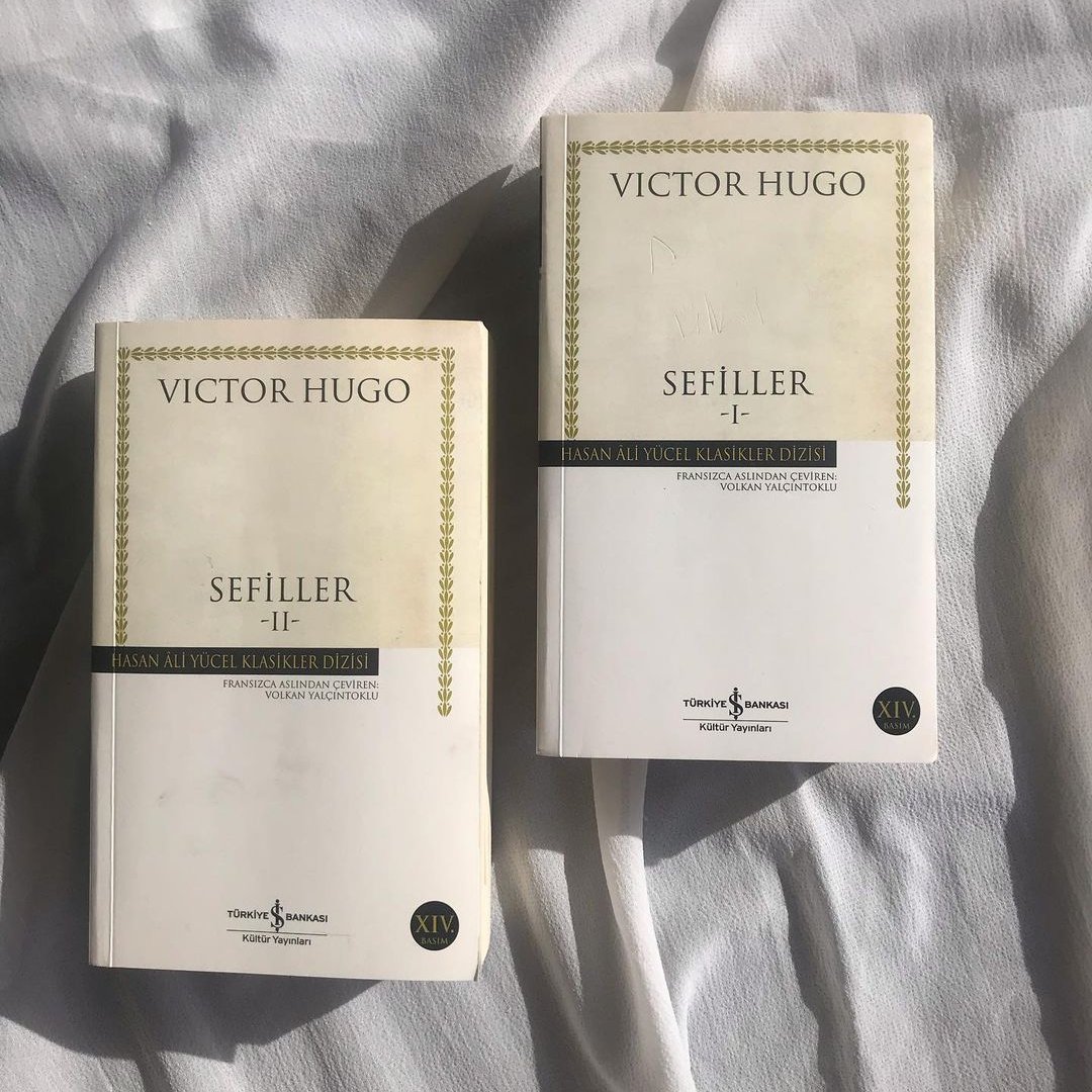 Ucuz olan ne kaldı ki? Her şey ateş pahası. Ucuz olan tek şey dünyanın kahrı; dünyanın kahrını çekmek bedava!

I Victor Hugo