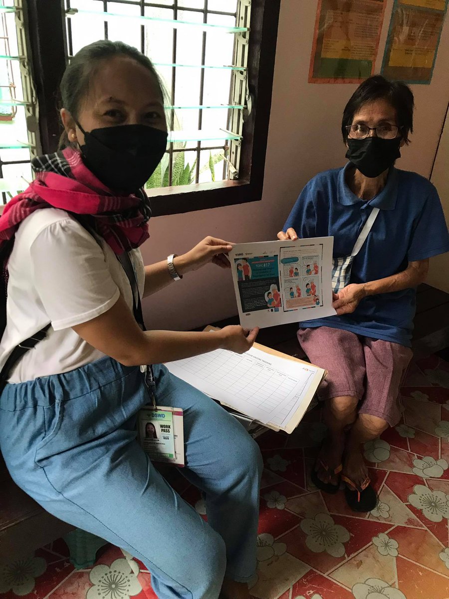 Distributed printed FDS module to pantawid partner beneficiaries at Barangay Masgad, Malimono, Surigao del Norte. Talaarawan will be check on the schedule dates to ensure the compliance of beneficiaries in this time of pandemic.

#DSWDMayMalasakit
#Serve1st