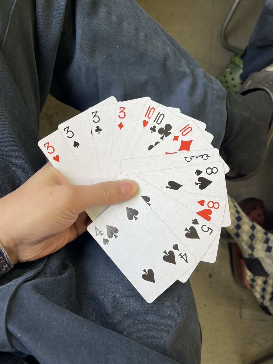 sos0104's tweet photo. 昼休憩、大富豪で
麻雀で、例えるなら天和的な
引きを引いてしまった。
こんなん写メとるしかねぇやろ https://t.co/I7EwE7vNoW