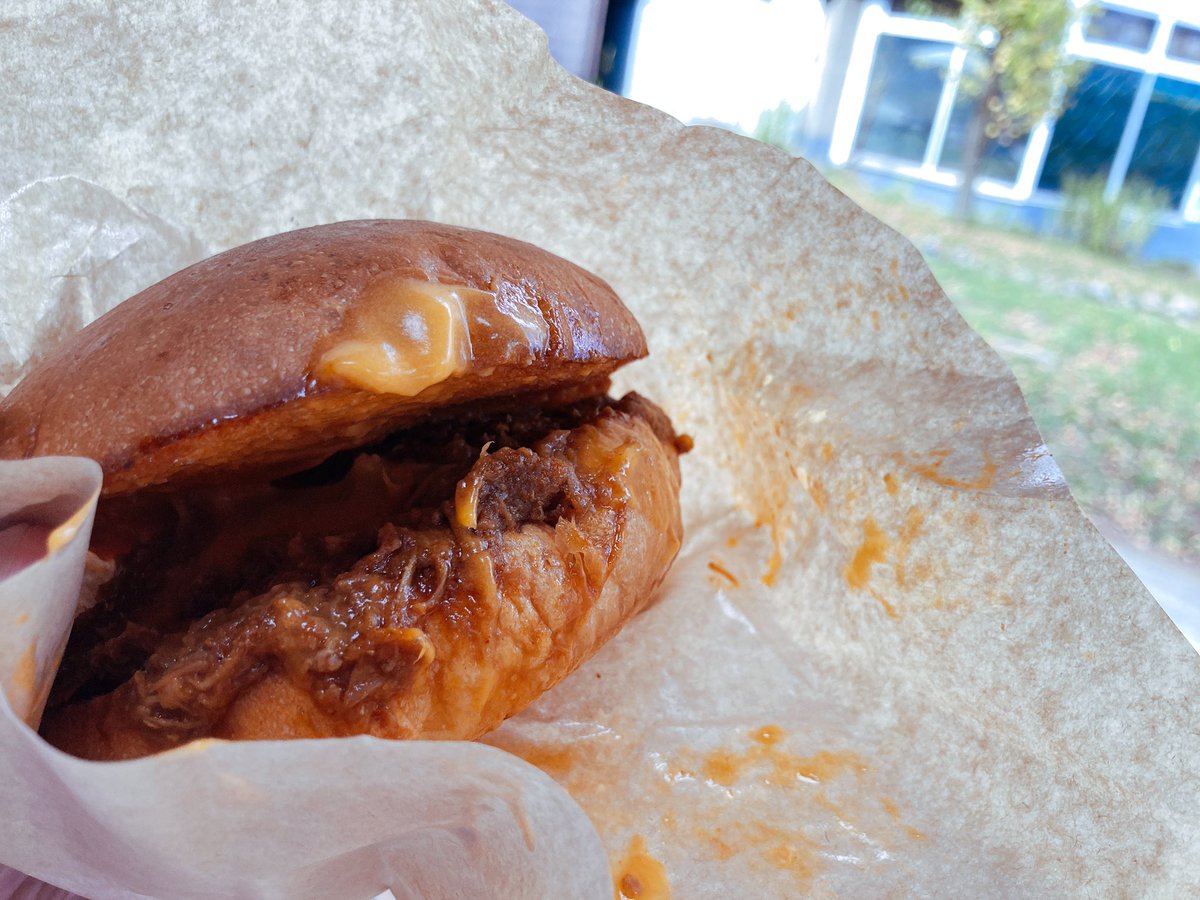 mr_tabei's tweet image. 先ほど
人生で1.2を争うレベルの
旨いハンバーガー食べました🍔
#pulledporkburger

@tsugabase