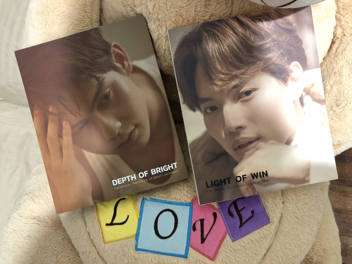 k3meow's tweet photo. #brightwinphotobook ✔️
#astrostuffs shirt ✔️
#velencebkk shirt - still waiting 😉
waited more than a month 'til i finally got this package 🥺😍🤩 grabeng fangirling ito, sila lang ginastusan ko 😩 what's next?! punta na ba ng Thailand kapag ok na? 😭🙏
#bbrightvc #winmetawin https://t.co/2Dfqiiz13J