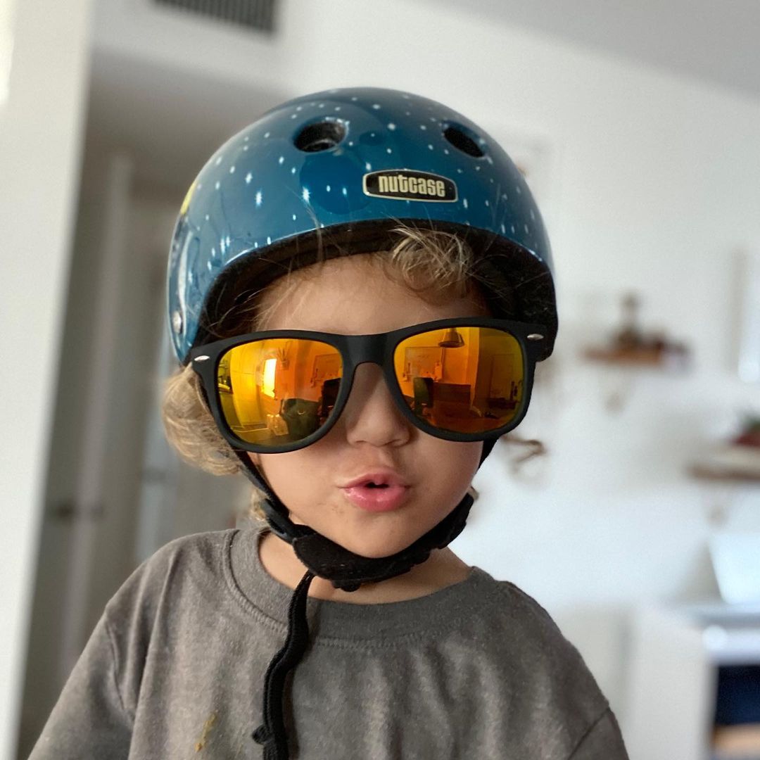 vicsportsafers's tweet photo. ¡Así empezamos la semana: Con mucho flow! 😎🤪
📸 @thehujas #nutcase #nutcasehelmets #vicsports #vicsportsafers ⏩https://t.co/iYGcyPJ9nC https://t.co/CMzzBICMY8