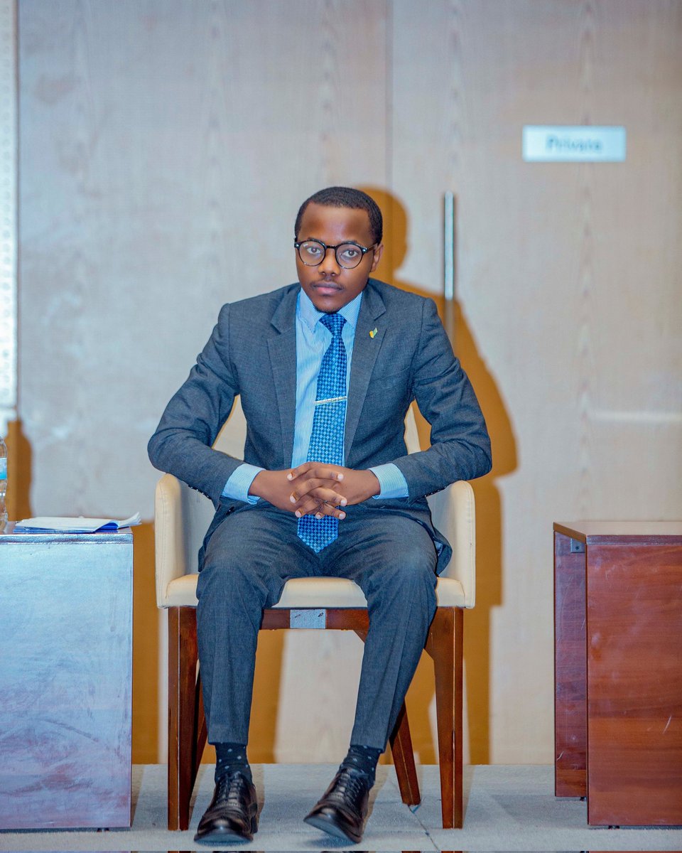 VivensUwizeyim1's tweet image. As I a panelist, some of my insightsinclude:
- #ProblemValidation is the first step to take in order to come up with a well specific &amp;amp; impactful #solution.
- Building nice tech features which don't solve customer's problems, it is time wastage.
- The smaller, the better tactic.