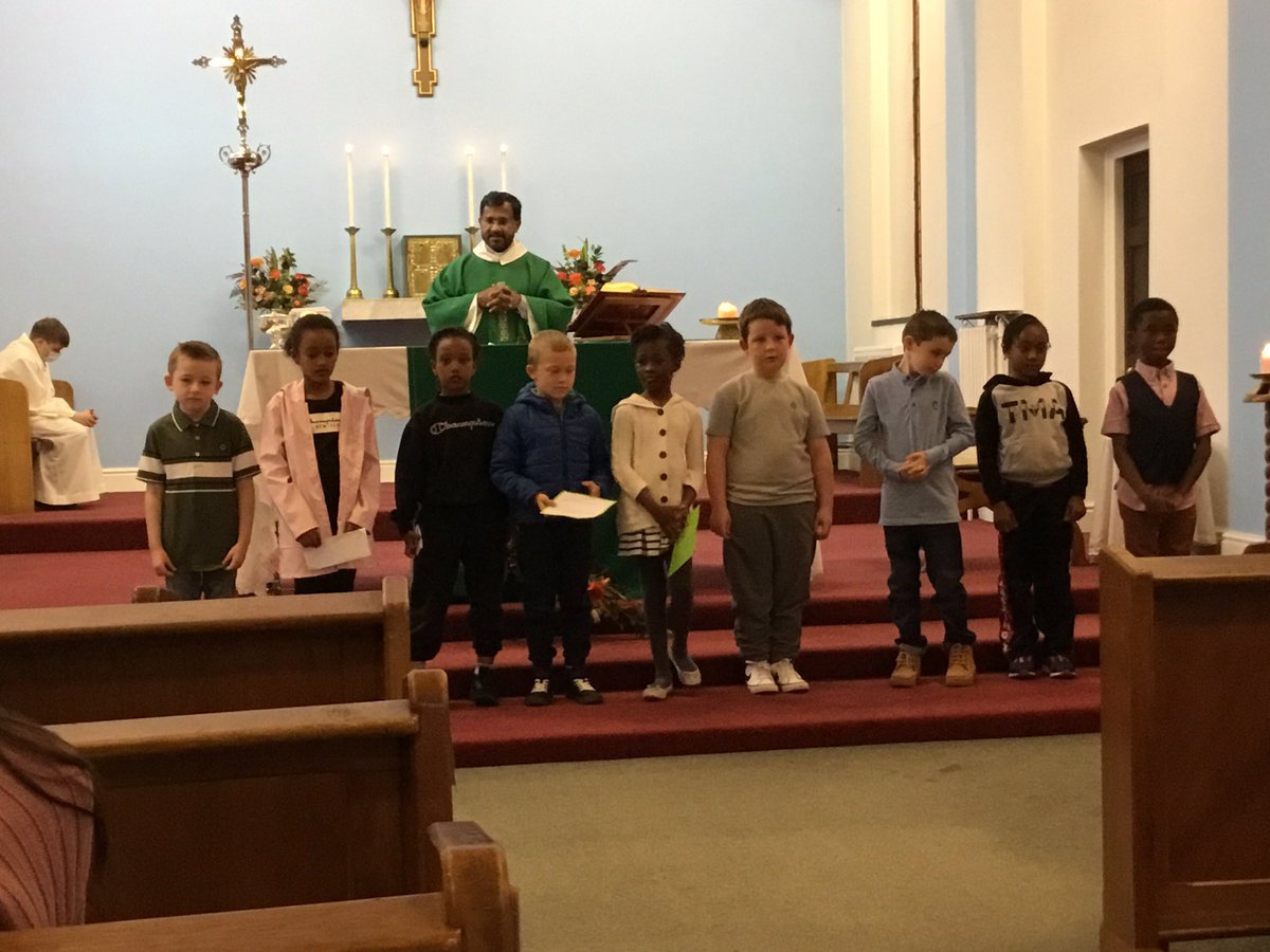 OLACoventry's tweet photo. Presentation of children preparing to make their First Holy communion https://t.co/zezsjmmhSF