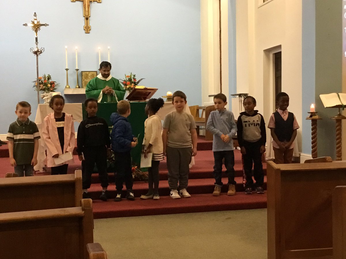 OLACoventry's tweet photo. Presentation of children preparing to make their First Holy communion https://t.co/zezsjmmhSF