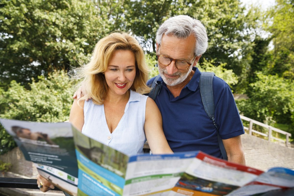 MarketingOost's tweet photo. Bevalt het wandelen en fietsen in Overijssel? Het samenwerkende Fiets-en wandelroutenetwerk Overijssel zijn benieuwd naar jouw ervaringen over het fiets- en wandelnetwerk. Deel mee aan het onderzoek en ontvang een uniek digitaal routeboekje. https://t.co/I2puQB4x2Q https://t.co/y1OPY1KOOm