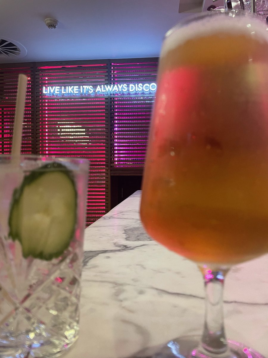 There is no doubt that <a href="/TigerlilyEdinb/">Tigerlily</a> is my absolute fave Edin hotel. Feeling very lucky to be turning 34 here 🎂