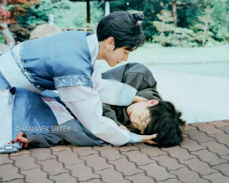 baekhuynii's tweet photo. پودررررر شدمم
#DONT_FIGHT_THE_FEELING
@weareoneEXO @layzhang 
@B_hundred_Hyun https://t.co/w1QJeYpG3W