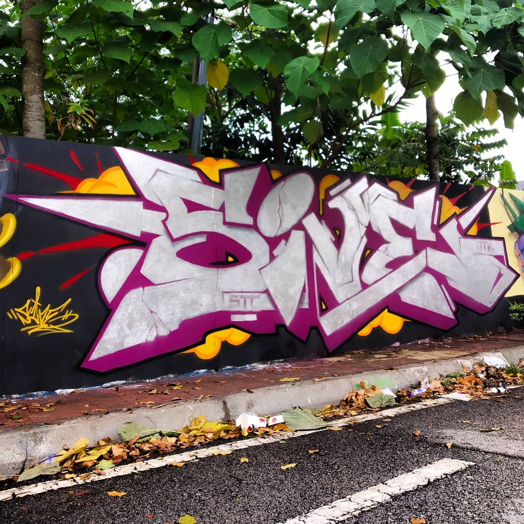 5iv3__'s tweet image. Back in action!

#malaysiagraff #malaysiagraffiti #graffmalaysia #graffitimalaysia #graffletter #graffitiletter #grafflettering #graffitilettering #graffporn #graffitiporn #klgraffiti #graffwall #graffitiwall #stylewriting #graffart #graffitiart #graffdaily #graffitidaily