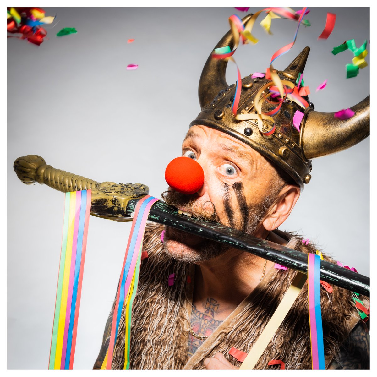 Durch die Pandemie ist 2020 die Session praktisch ausgefallen aber in diesem Jahr geben wir dem #Karneval wieder ein Gesicht und tragen die Freude und das Lebensgefühl in die weite Welt. #lachen #nrw #fotografie

christian-thieme.de/gallery/