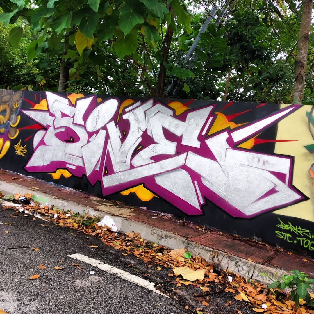 5iv3__'s tweet image. Back in action!

#malaysiagraff #malaysiagraffiti #graffmalaysia #graffitimalaysia #graffletter #graffitiletter #grafflettering #graffitilettering #graffporn #graffitiporn #klgraffiti #graffwall #graffitiwall #stylewriting #graffart #graffitiart #graffdaily #graffitidaily
