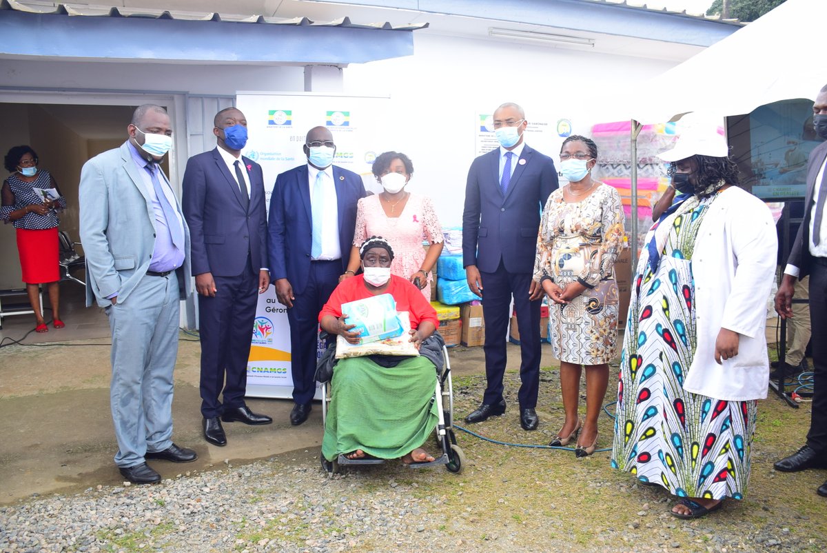 FemmeGOUVGA's tweet photo. Le centre national gérontologie-gériatrie de Melen, cadre de la célébration de la journée des personnes âgées, l'importante action de solidarité du Ministre @PriscaNlenK, accompagnée du Ministre de la Santé  témoigne de notre devoir de prendre soins de nos seniors https://t.co/JEjRlflldd