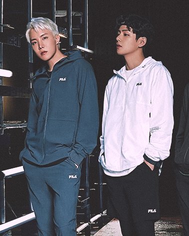 I'm not screaming... 😱

#jhope #v #taehyung #hoseok #bts