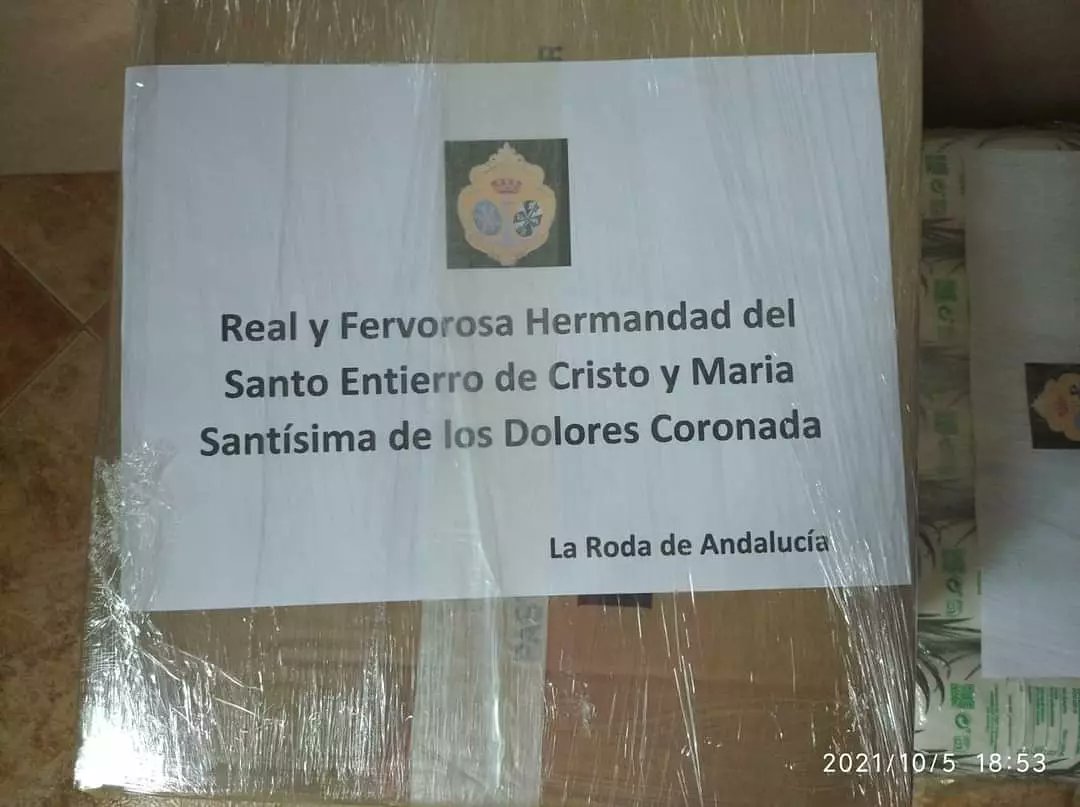 VDoloresRoda's tweet photo. Nuestra Hermandad, ha hecho entrega, de un lote de alimentos no perecederos destinados a los vecinos de la isla de #LaPalma afectados por la erupción del volcán.  

El Ayuntamiento ha organizado esta campaña de donación que estará abierta hasta el 7 de oct. a las 14:00h. https://t.co/sy3nnBCauY