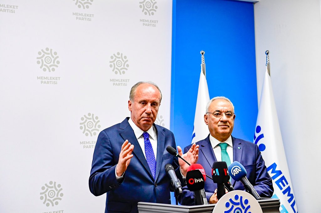 MemleketimParti's tweet photo. DSP Genel Başkanı Önder Aksakal ve parti heyeti, kurultayımız sonrasında Genel Başkanımız Muharrem İnce’yi ziyaret ederek başarı dileklerini ilettiler. Kendilerine nazik ziyaretleri için teşekkür ederiz. https://t.co/ppYcrLu4mO