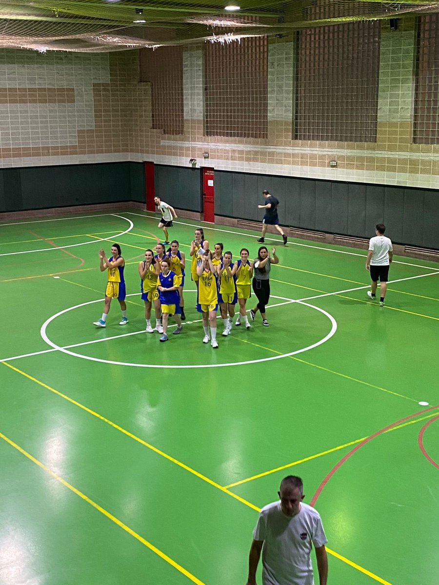 BasquetEPSA's tweet photo. SÉNIOR FEMENÍ 45 - CENTRE CATÒLIC L'H 25

Partit força dur a nivell de contactes, pero ens vem adaptar al nivell i un segon quart molt intens en va permetre fer un 20-2 al final de periode i agafar una ventatge que ja no perdriem fins al final del partit. 2/2 i toca seguir! https://t.co/J5xHB1NpnG