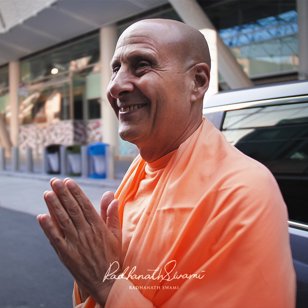 radhanathswami's tweet photo. "The soul's ultimate potential is to taste divine love. That experience is realised when we are so absorbed in loving service and compassion for others that we transcend our own desire to be happy. In such a state, we realise the inner truth of the phrase 'in giving we receive.'" https://t.co/qit3FDmmiB