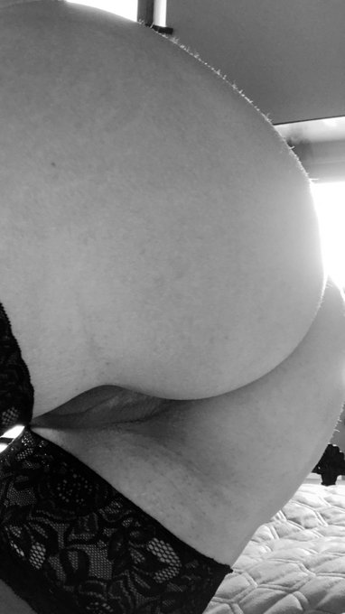 Afternoon to you all. At this moment I&rsquo;m live and ready for some action on https://t.co/hwvzHMu6TZ https://t