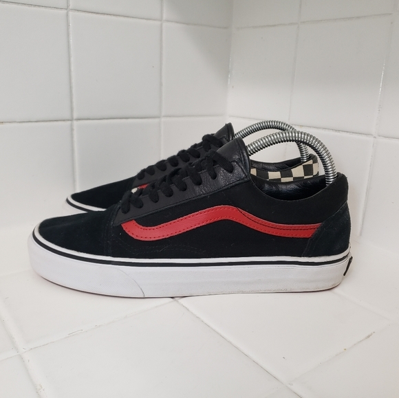 phoenixfinds1's tweet photo. So good I had to share! Check out all the items I'm loving on @Poshmarkapp from @MrsKristjansson @Ashleyamatucci #poshmark #fashion #style #shopmycloset #vans #normanrockwell #abercrombiefitch: https://t.co/8wVs9DjGCy https://t.co/eYEOMxvw1G